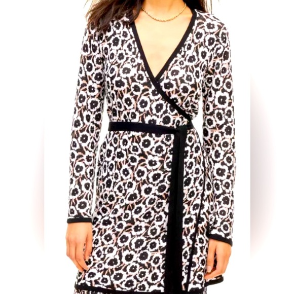 Diane Von Furstenberg Dresses & Skirts - Diane Von Furstenberg Rayon Wrap Sweater Dress